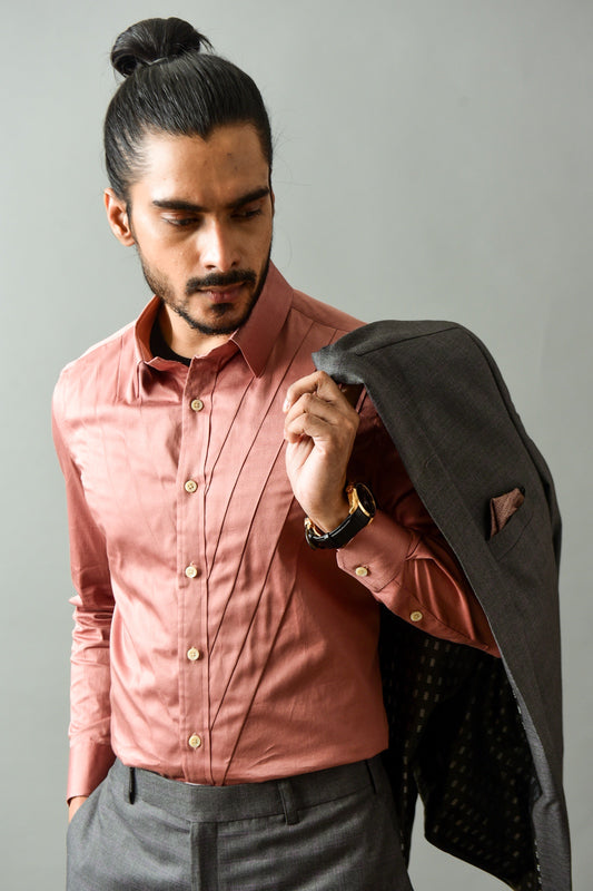 Salmon pink front pleat in V pattern shirt