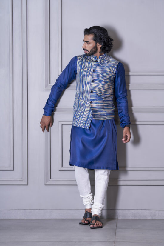 Blue churi sleeve kurta with stripe Nehru jacket set - Image 3